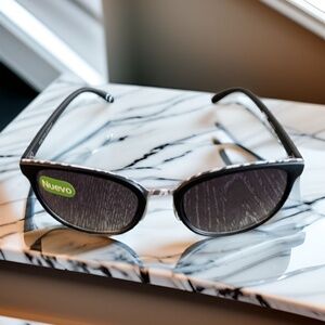 Stylish Round Black Sunglasses for Women - Lightweight Plastic Frame